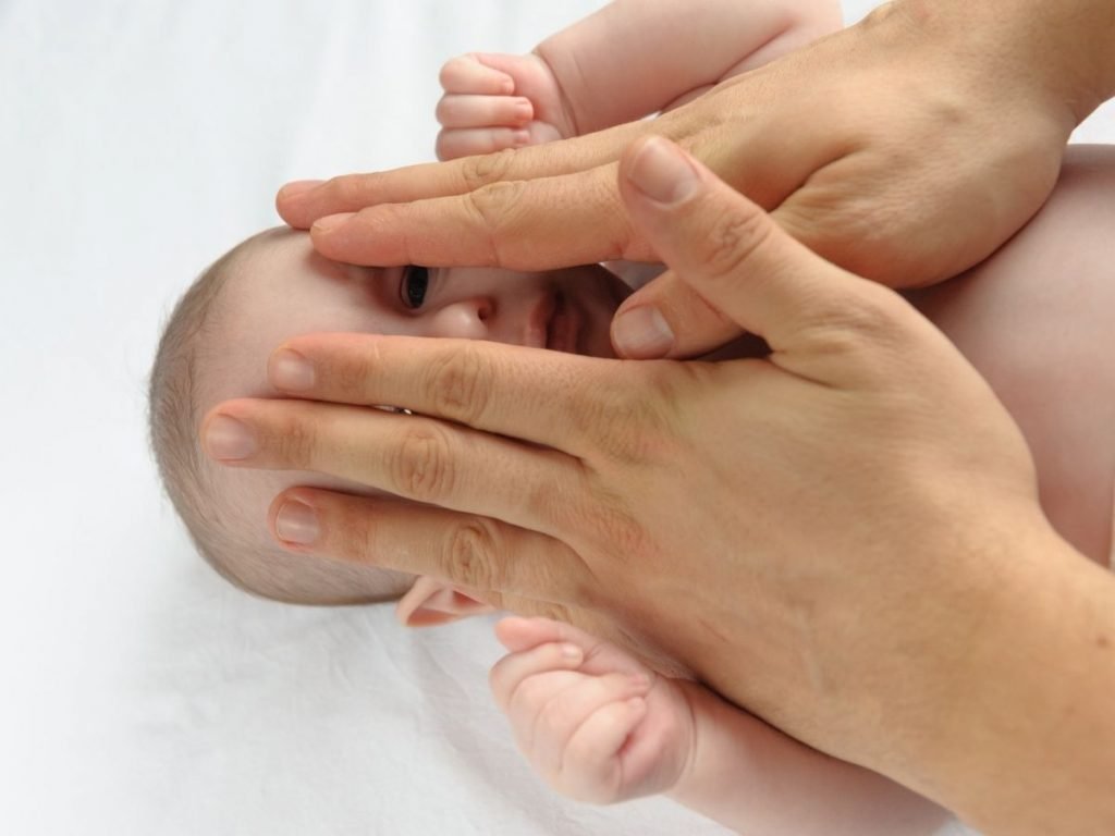 How To Give Baby A Relaxing And Healthy Massage? 5 baby massage face