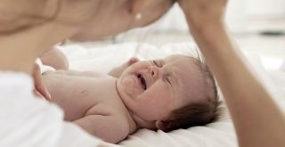 Why Your Newborn Baby Crying and Not Sleeping