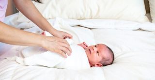 10 Baby Swaddle Wraps and Buying Guide